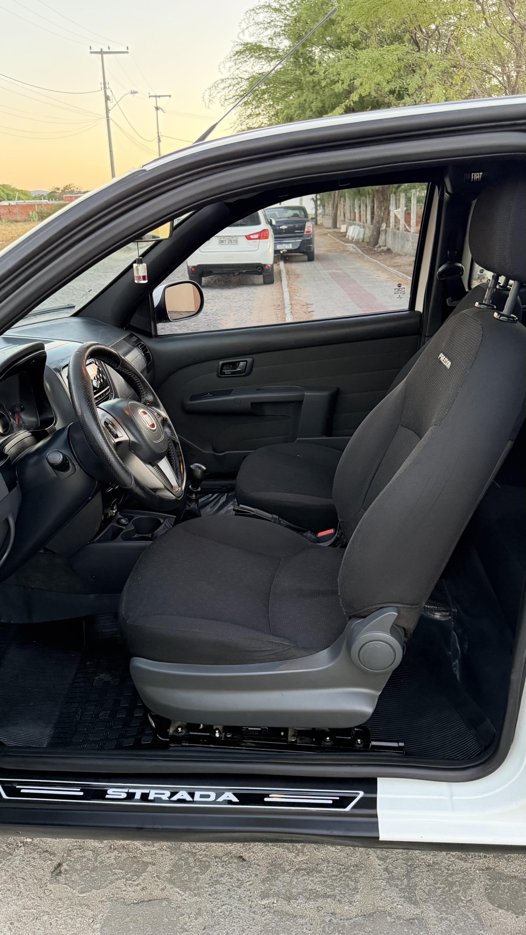 Foto 5 de FIAT STRADA 